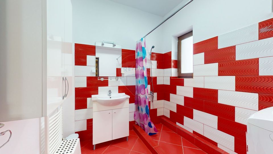 Casă de vacanță/Pensiune | Bran | 728 mp curte