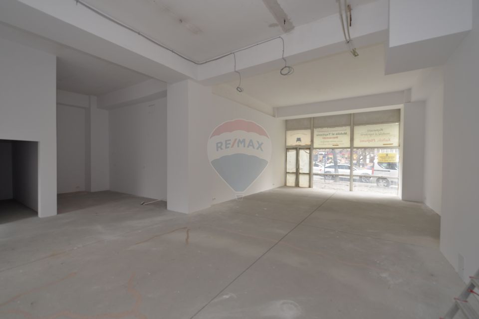 120sq.m Commercial Space for rent, Titulescu area