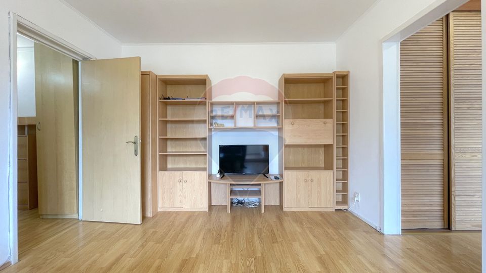 Apartament cu 3 camere de închiriat în zona Astra