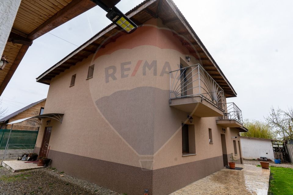 6 room House / Villa for sale