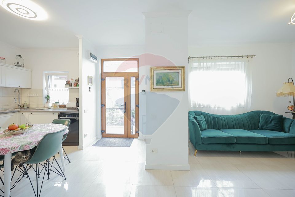 5 room Apartment for sale, Central area