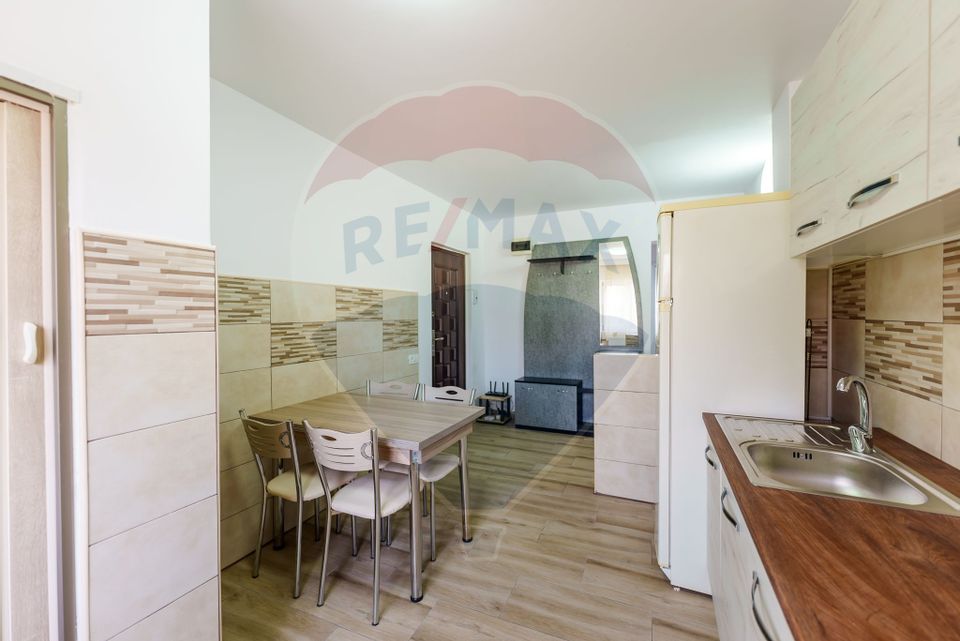 Apartament la prima inchiriere  modern 3 camere zona Intim