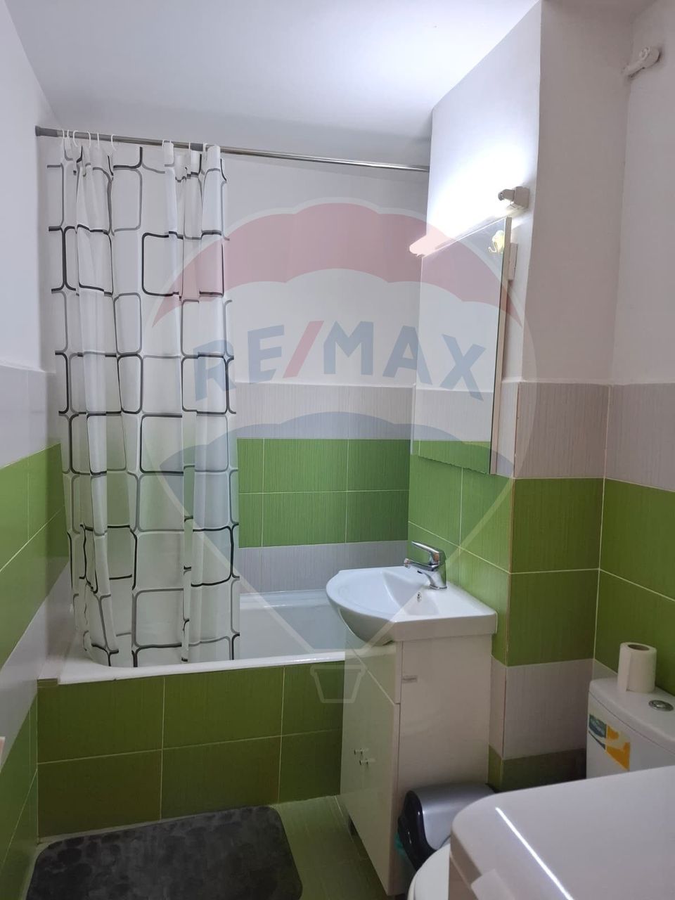 Garsonieră de închiriat, cu centrală termică, zona Voinicilor Micălaca