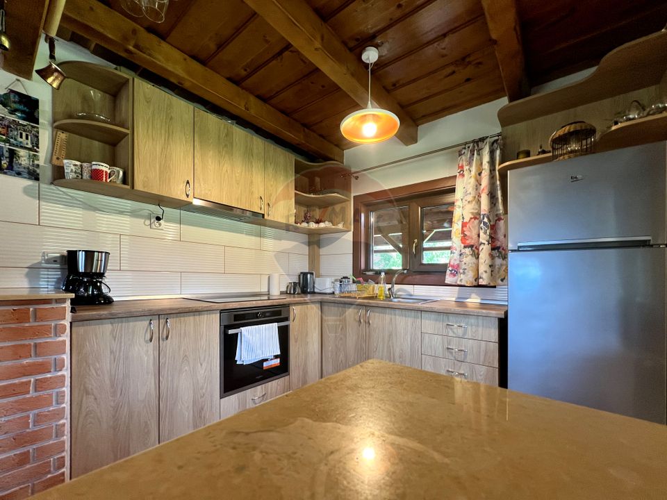 Casă de vacanță, de vânzare, pretabilă locuință sau afacere hotelieră