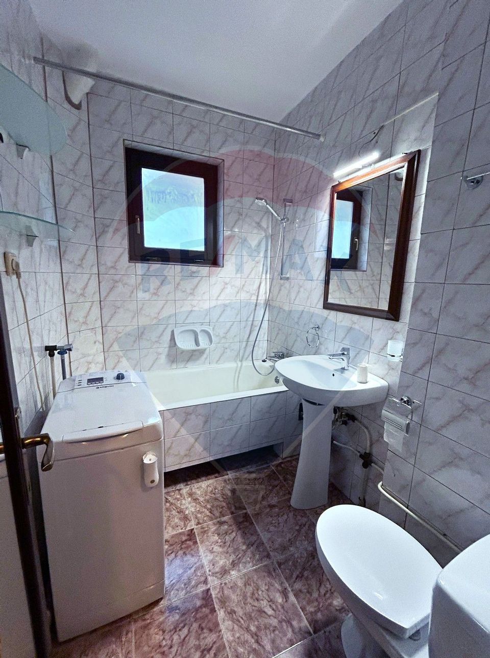 DE INCHIRIAT: Apartament 2 camere – confort, in zona ultracentra