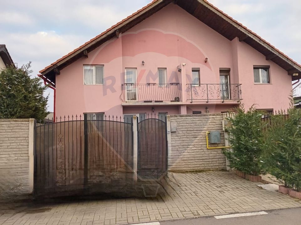 4 room House / Villa for sale