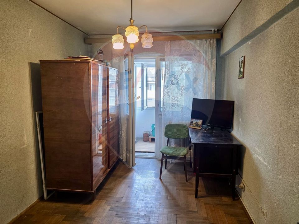 Apartament cu 3 camere decomandat de vânzare, zona Orizont