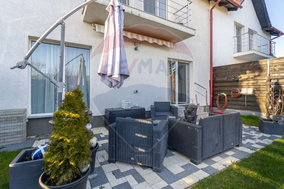 Casă / Vilă cu 4 camere de vânzare în zona Central