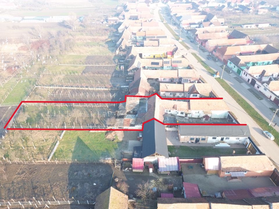 Casă săsească 3 camere si 1400 mp teren in Brateiu - jud. Sibiu
