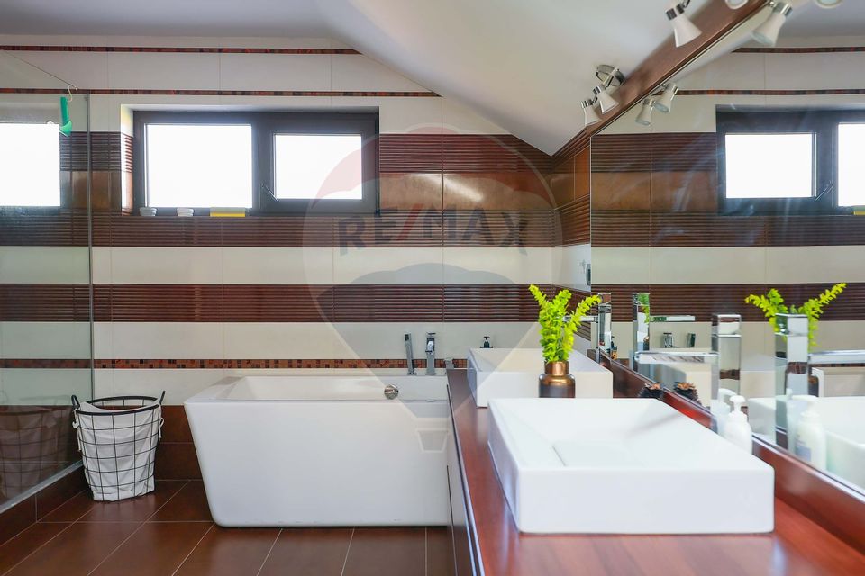 5 room House / Villa for sale, Exterior Vest area