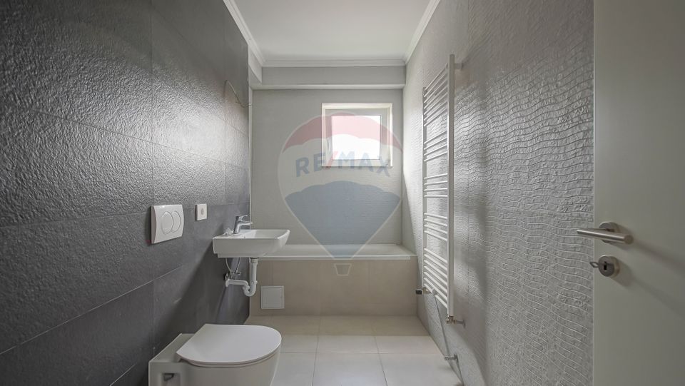 3 room Apartment for sale, Tractorul area