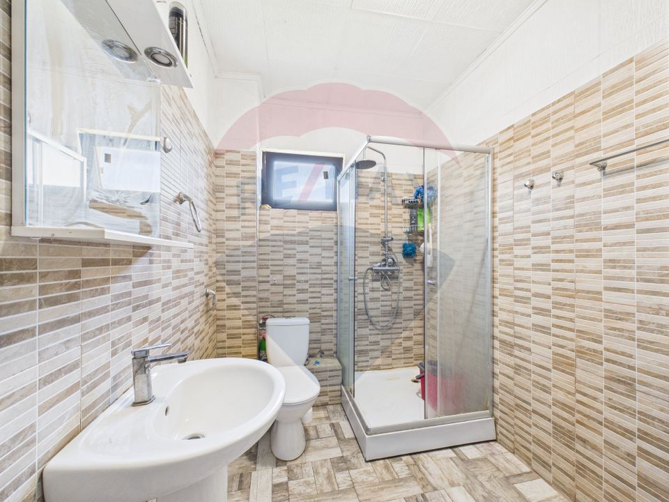 5 room House / Villa for sale, Est area