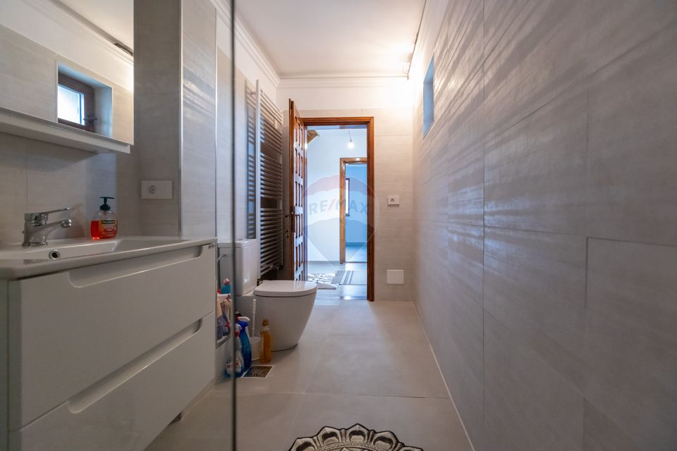 Casă/Vilă cu 6 camere de vânzare în Măgura