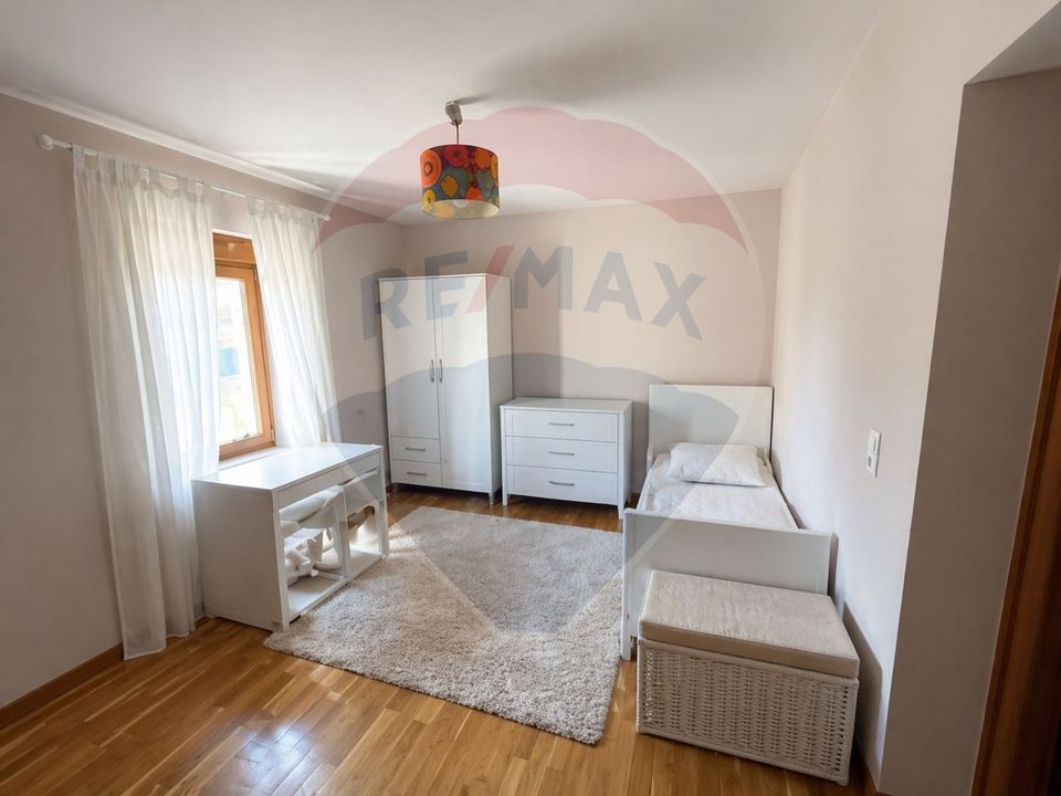 Casă modernă de vânzare în Partoș