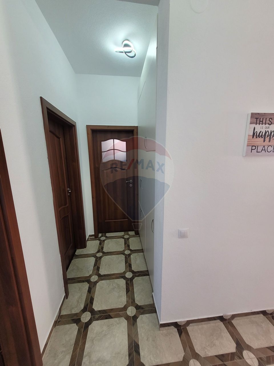 Apartament de inchiriat decomandat 3 camere 2 parcari zona Selimbar