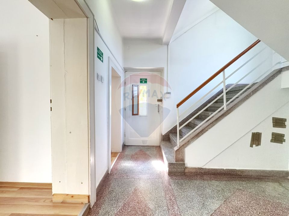 Casă / Vilă cu 5 camere de vânzare în zona Tipografilor