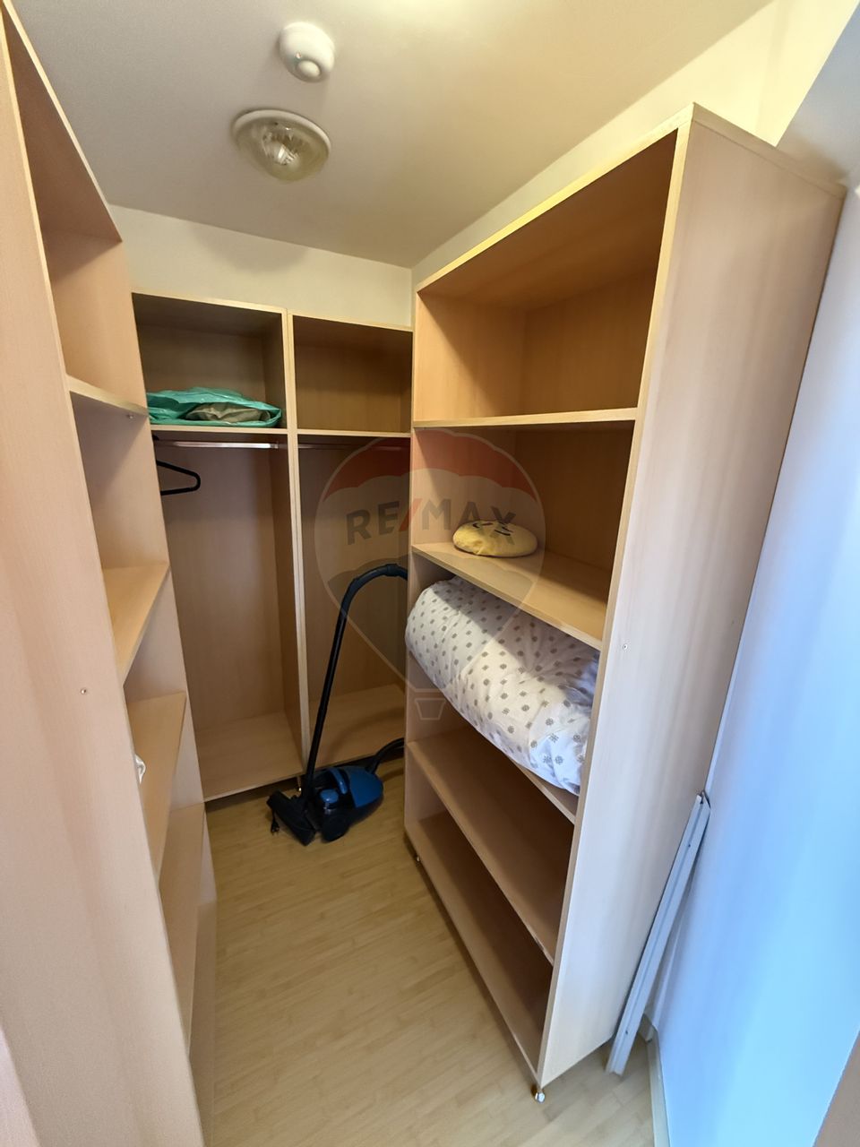 2 decomandate, Mc Donald's, centrala, aer conditionat