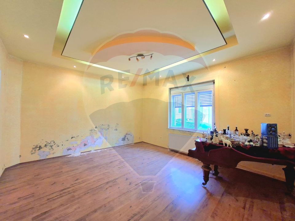 Proprietate centrală Arad,  cotă teren mare, acces auto