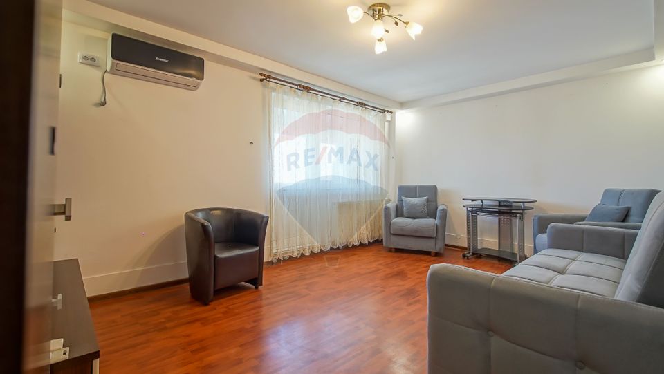 Apartament 3 camere, 2 băi –Tractorul