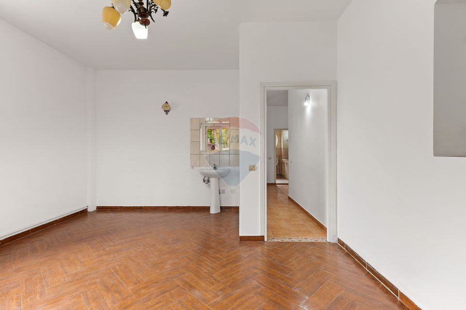 DE INCHIRIAT  Vilă cu 14 camere PIPERA/VOLUNTARI/ROND OMV