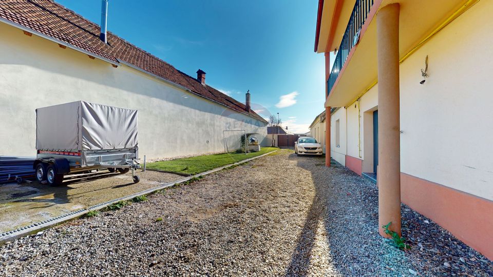 Două case pe același teren – locuință + oportunitate de business – Bod