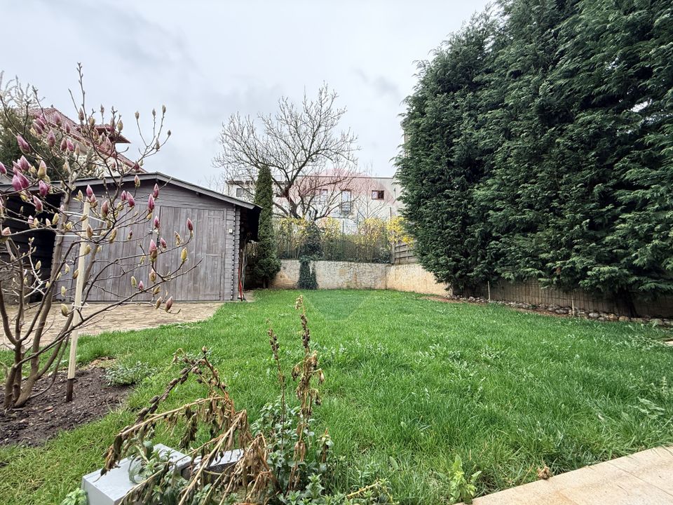 Casă / Vilă cu 4 camere de închiriat în zona Gruia