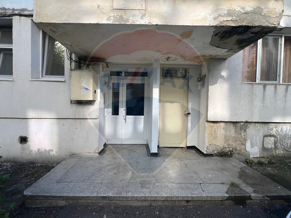 Apartament cu 2 camere decomandate de vânzare în zona Narcisa