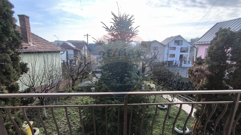 Apartament 3 camere de inchiriat în zona Dambul Rotund