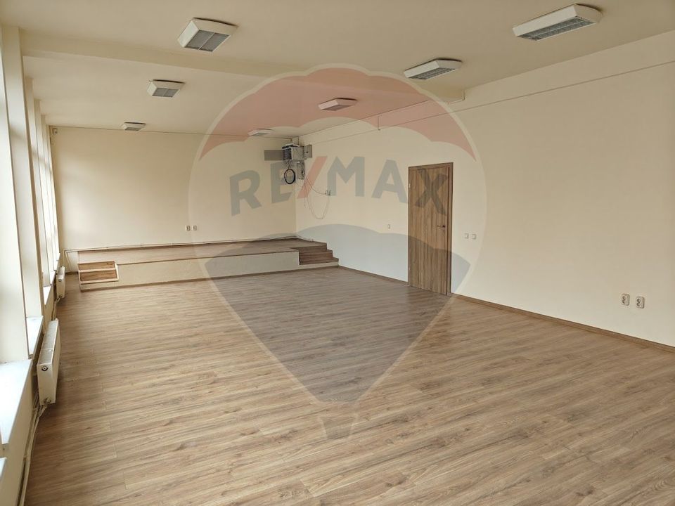 234sq.m Office Space for rent, Iris area