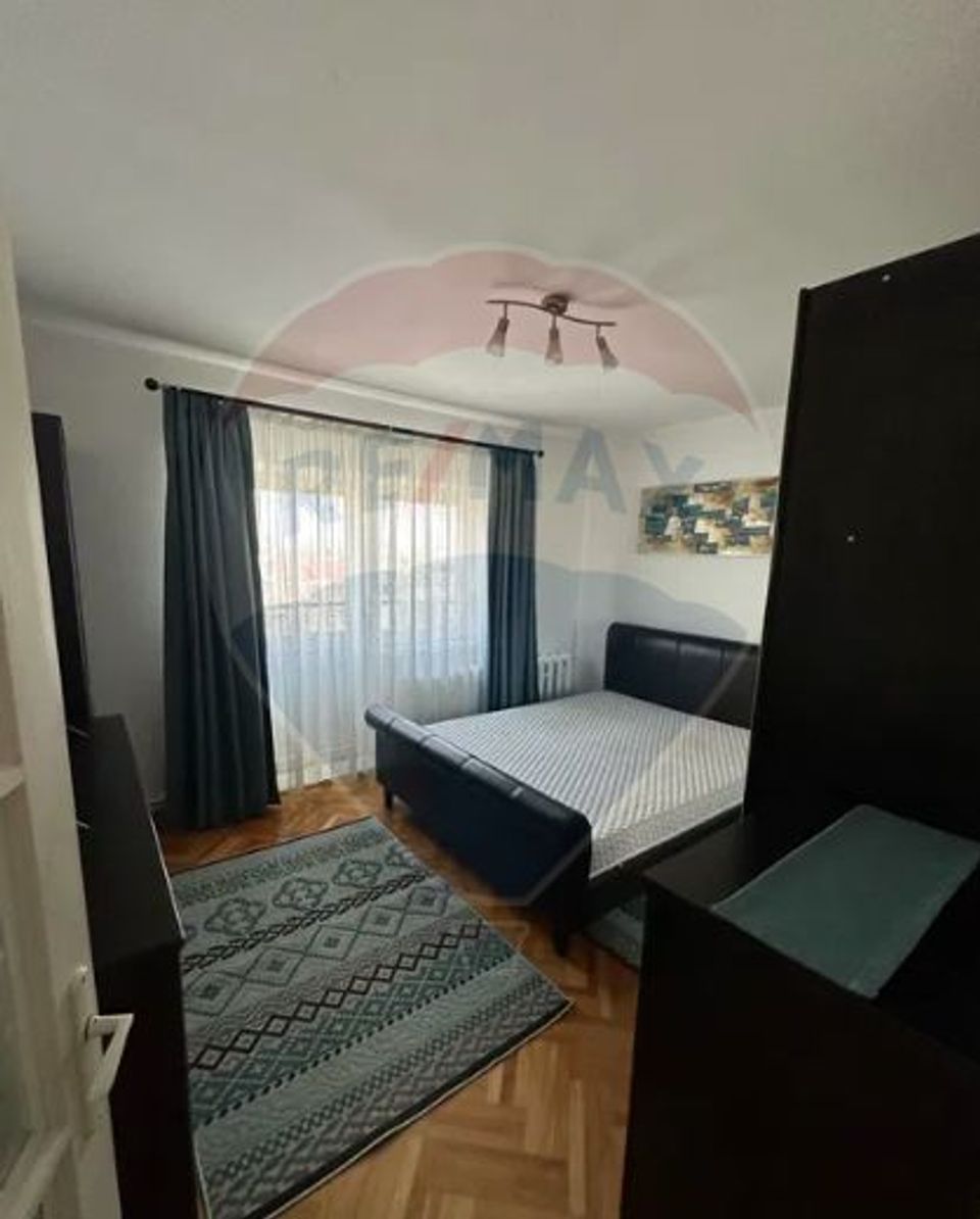 Apartament cu 3 camere de închiriat în zona Terezian