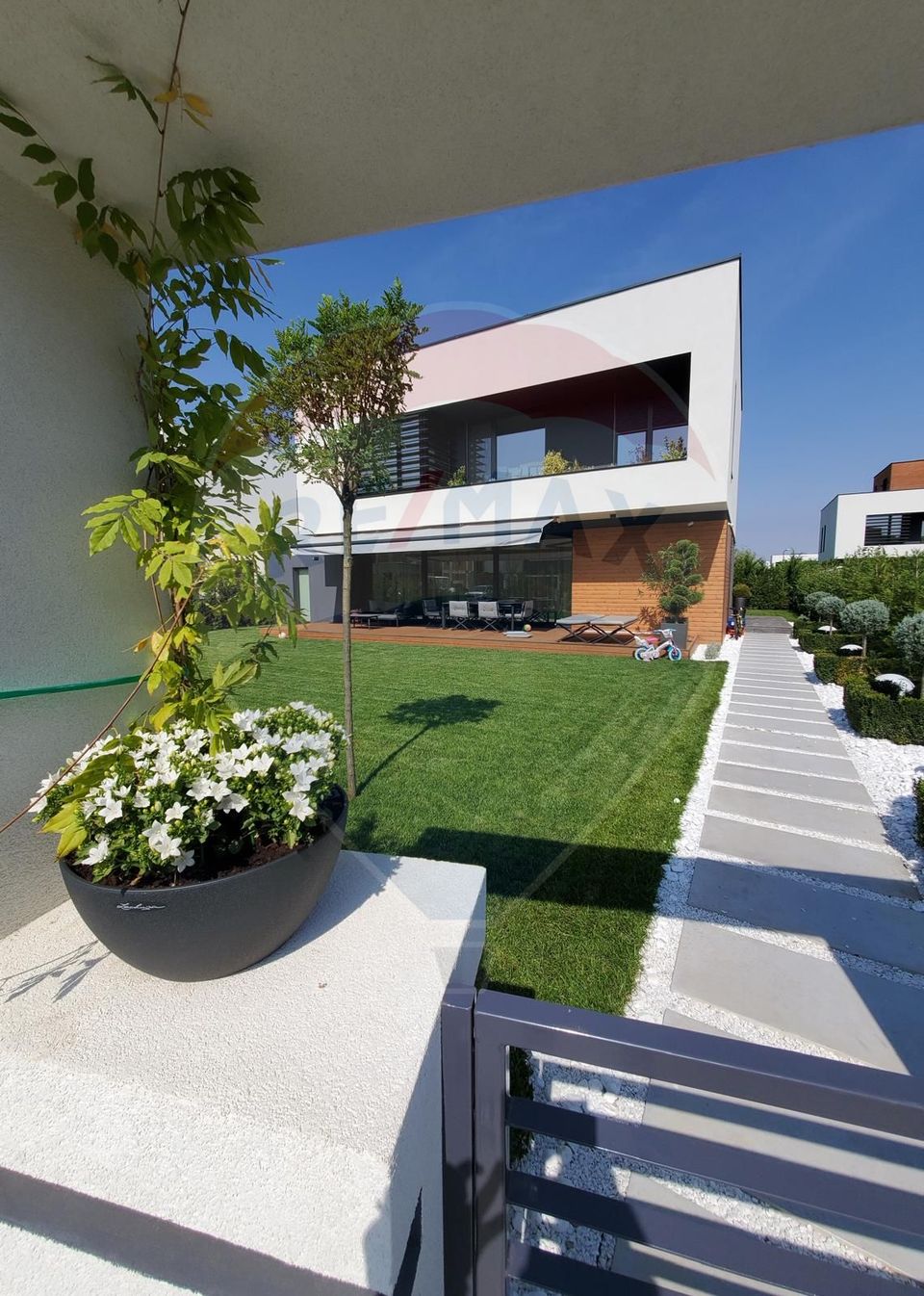 6 room House / Villa for sale