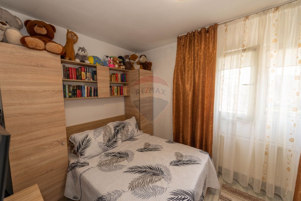 Apartament semidecomandat cu 2 camere de vanzare str Becatei Salajan
