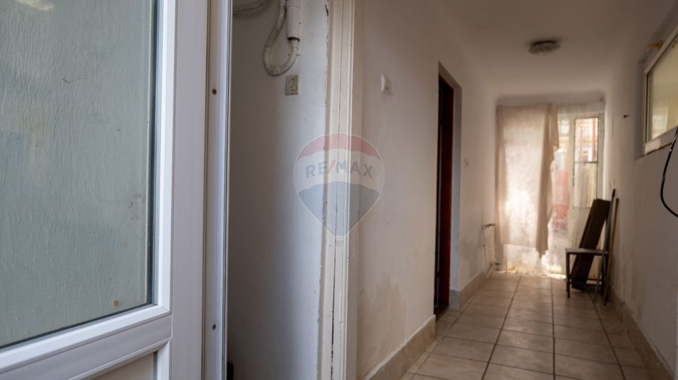 Oferta - casă de vânzare  si teren 241 mp, în zona Andronache
