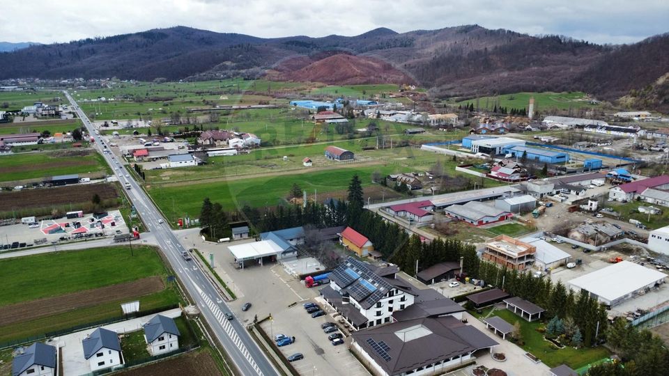 Hală industrială cu birouri si teren Gura Humorului