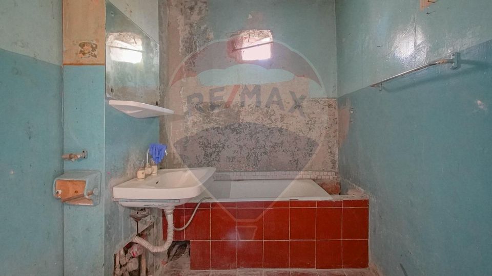 Apartament cu 2 camere de vanzare de renovat,  Bartolomeu