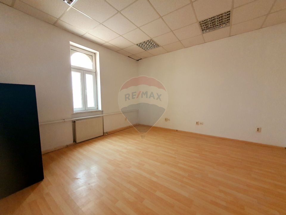260sq.m Office Space for rent, Gara area