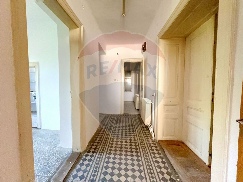 Apartament cu 3 camere de vânzare în zona Elisabetin