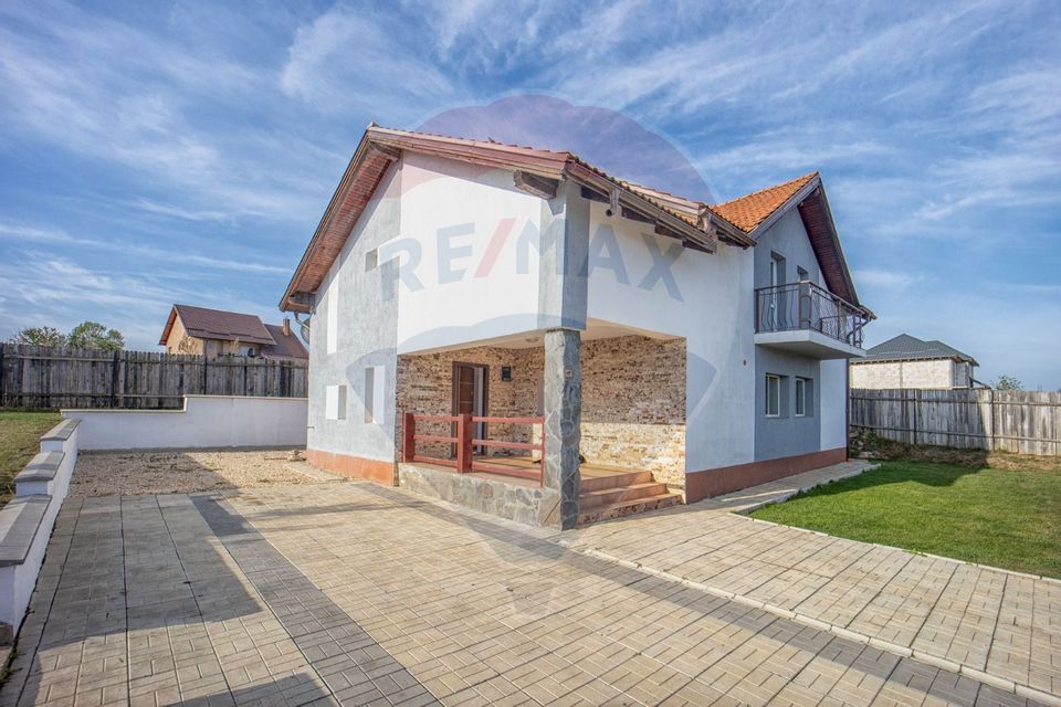 4 room House / Villa for sale