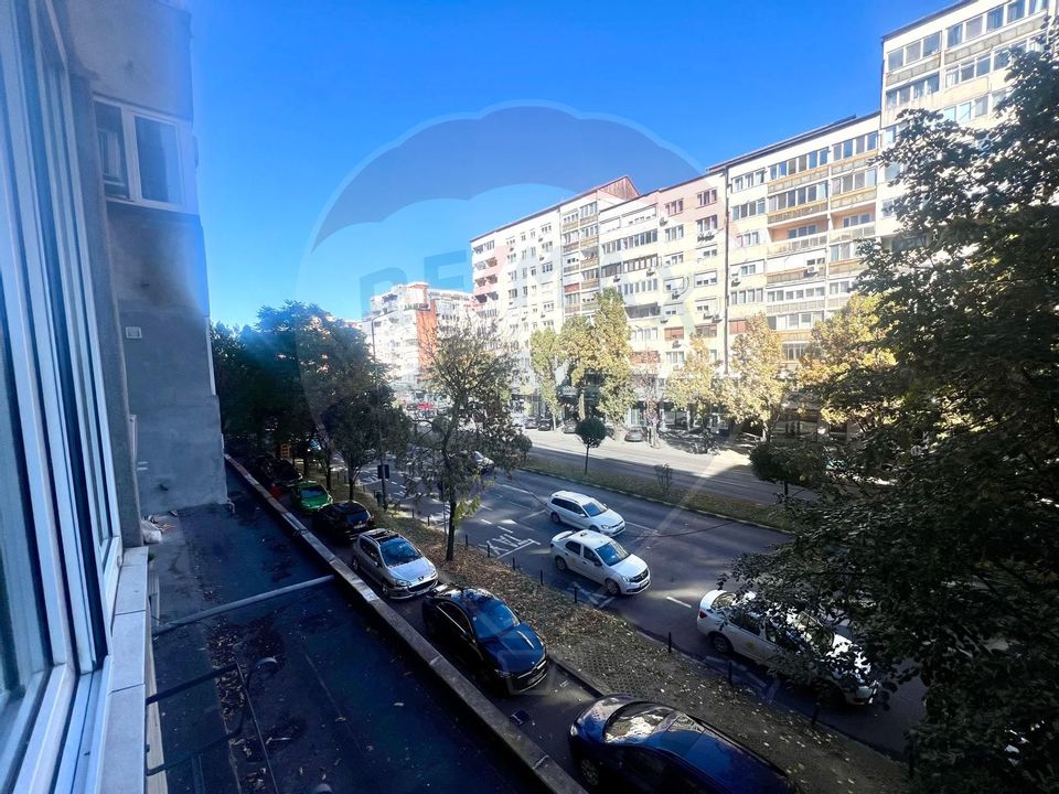 De închiriat apartament cu 4 camere, zona Dacia