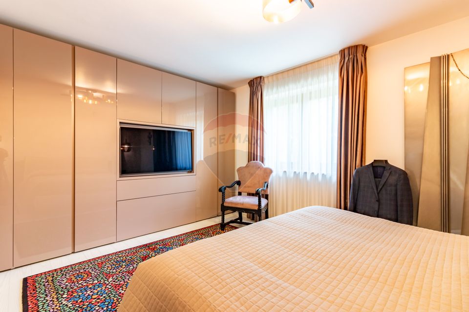 Vilă + casă de oaspeți + casă angajați | 12 camere | 530mp | Mogoșoaia