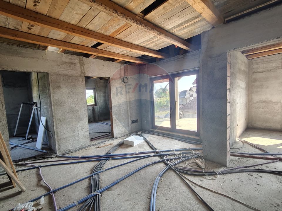 DE VÂNZARE – Casă cu etaj, Tămaia, Maramureș – aproape de Someș