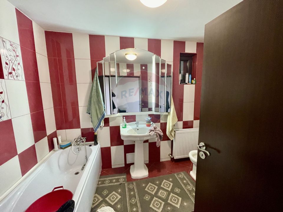 6 room House / Villa for sale, Vest area