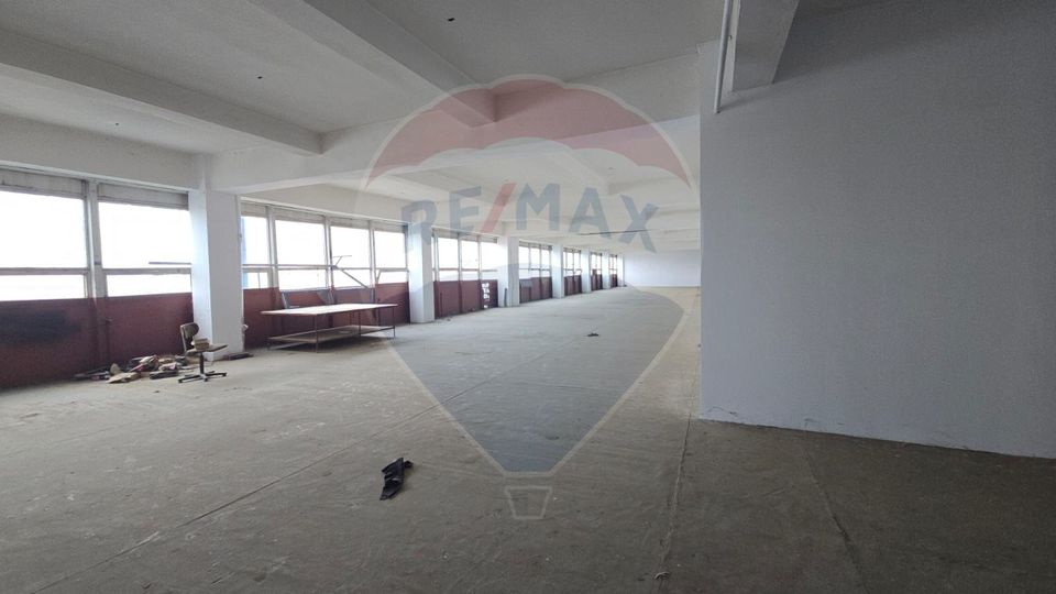 2,428sq.m Commercial Space for rent, Nord-Est area