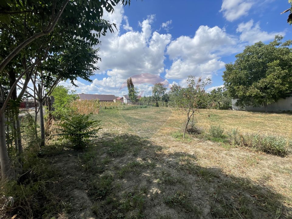 Casă cu teren Haret