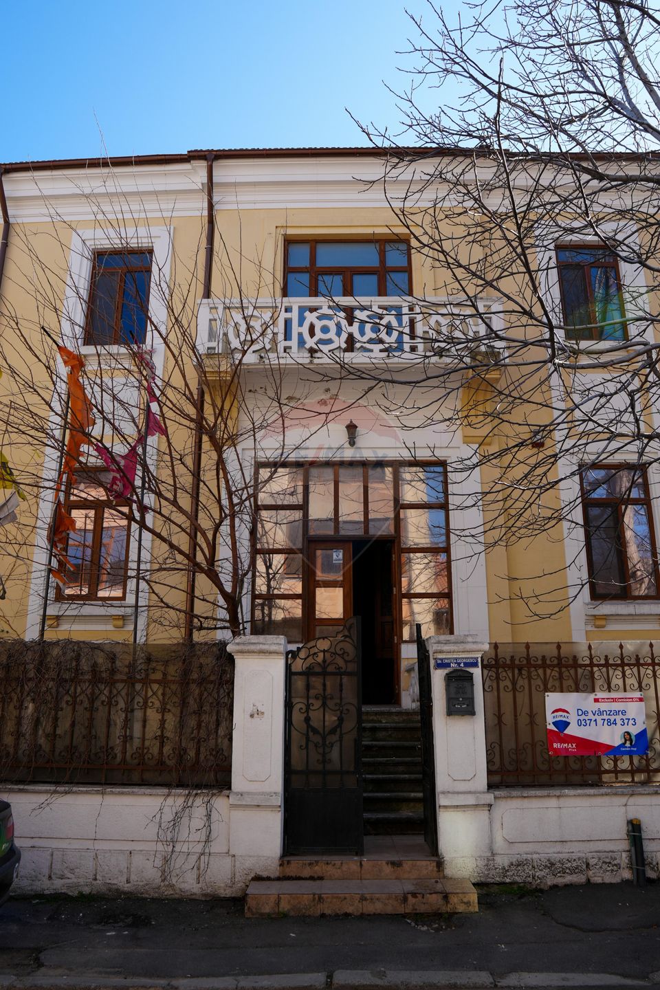 Vila de vanzare in zona peninsulara Constanta