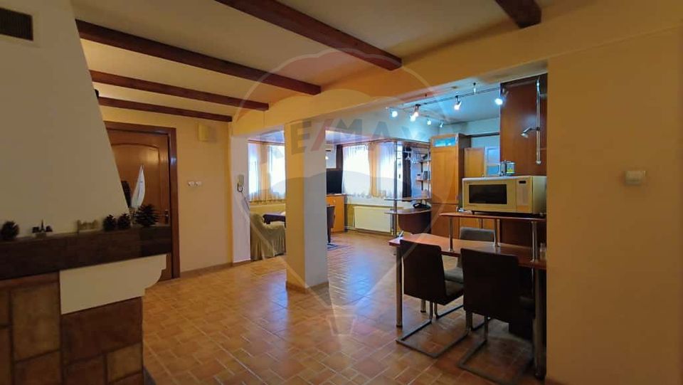 Casă cu piscină de vânzare în zona Piața Centrală Galați