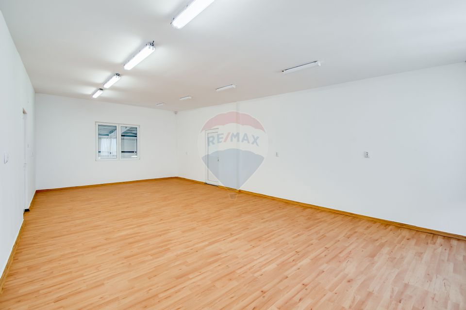 Hala de vanzare, 600 mp constructie, 7000 mp teren, Racari Dambovita