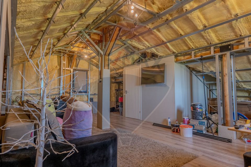 Casă individuală P+1+M mobilată, utilată - Dragomirești Deal