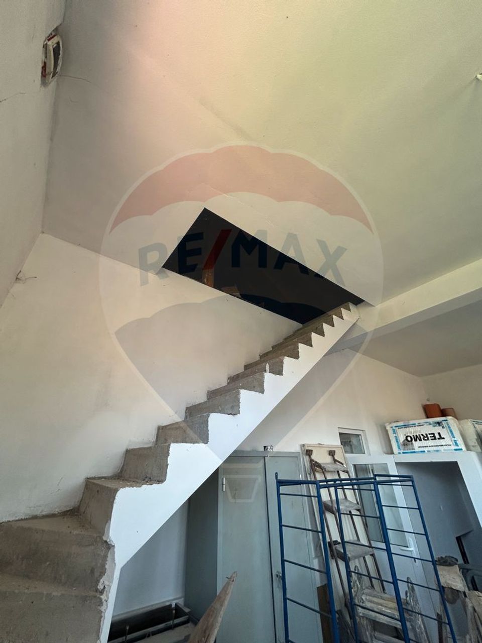 5 room House / Villa for sale