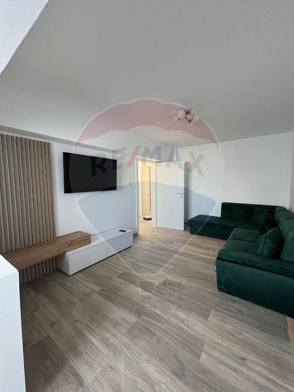 4 room Apartment for rent, Polivalenta area